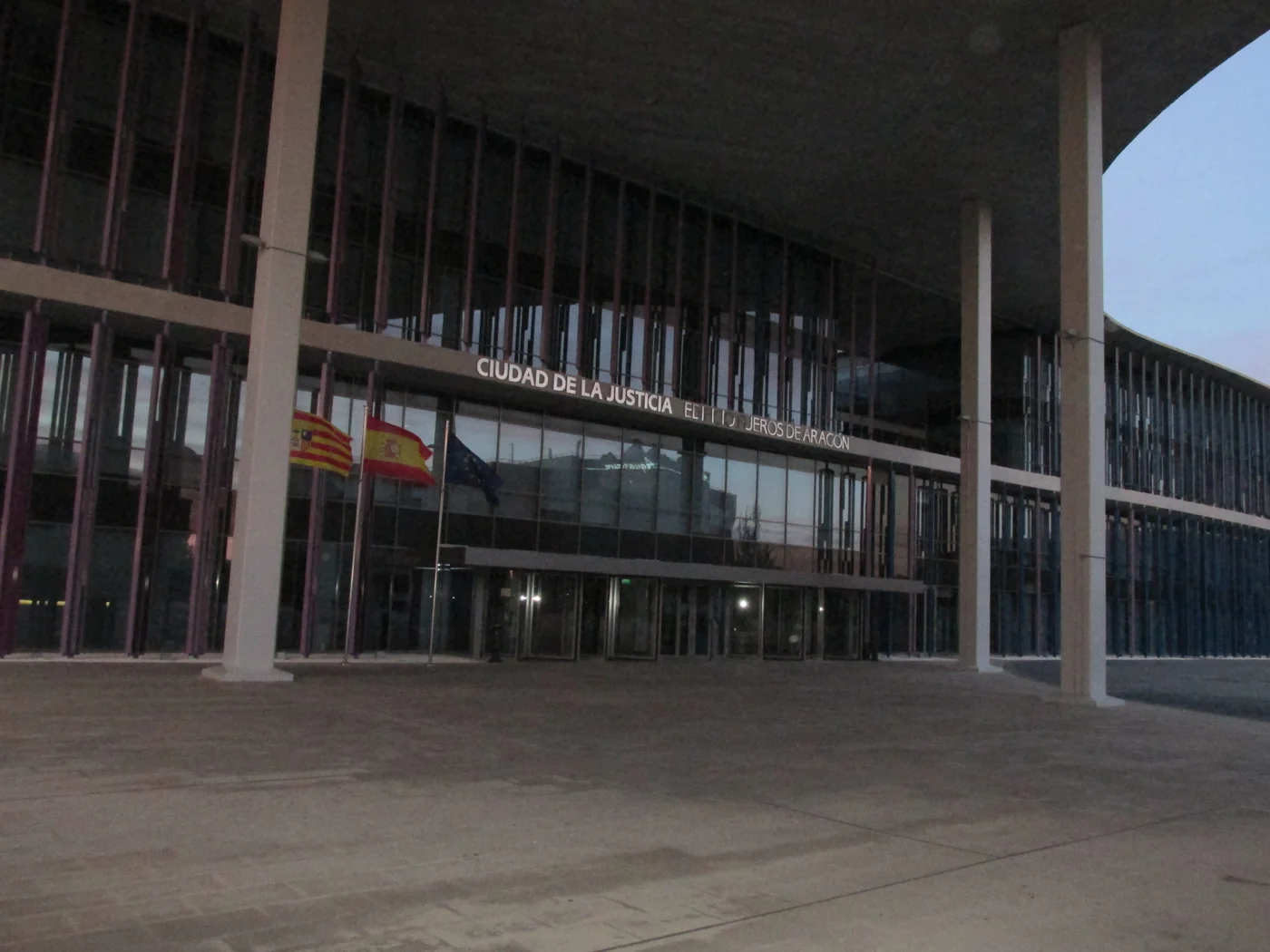 Fueros de Aragón building at Zaragoza’s City of Justice, photographed in 2016. Archive image; it does not show the reported incident or this case’s hearing.